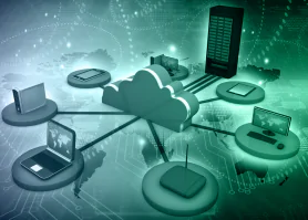 Nuvem com itens conectados, notebook, tablet ...